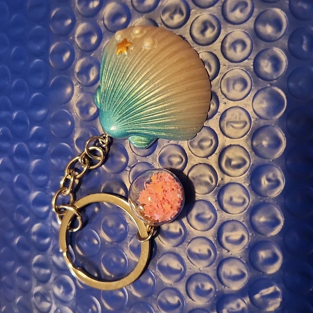 $1 in Bundle- Shell Keychain